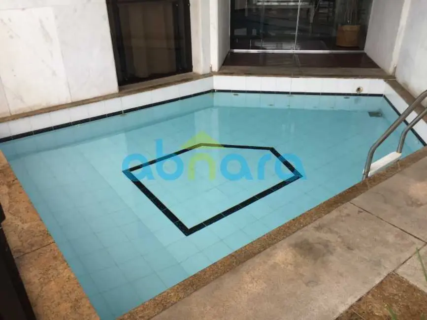 Foto 3 de Apartamento com 4 quartos à venda, 600m2 em Rio De Janeiro - RJ