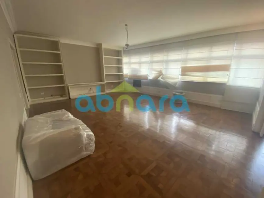 Foto 2 de Apartamento com 4 quartos à venda, 250m2 em Rio De Janeiro - RJ