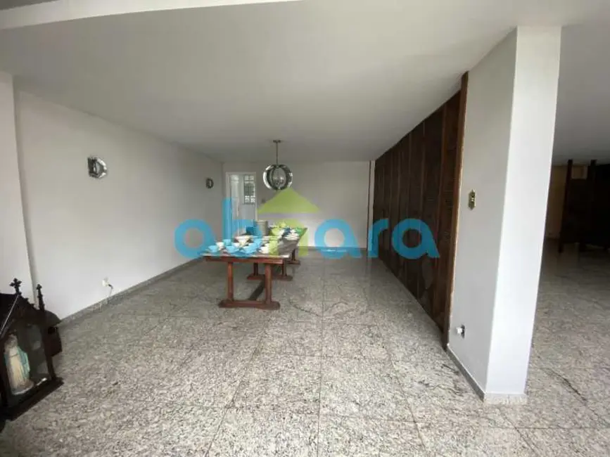 Apartamento com 4 quartos à venda, 278m2 em Rio De Janeiro - RJ - imagem 5 Foto 5 de Apartamento com 4 quartos à venda, 278m2 em Rio De Janeiro - RJ
