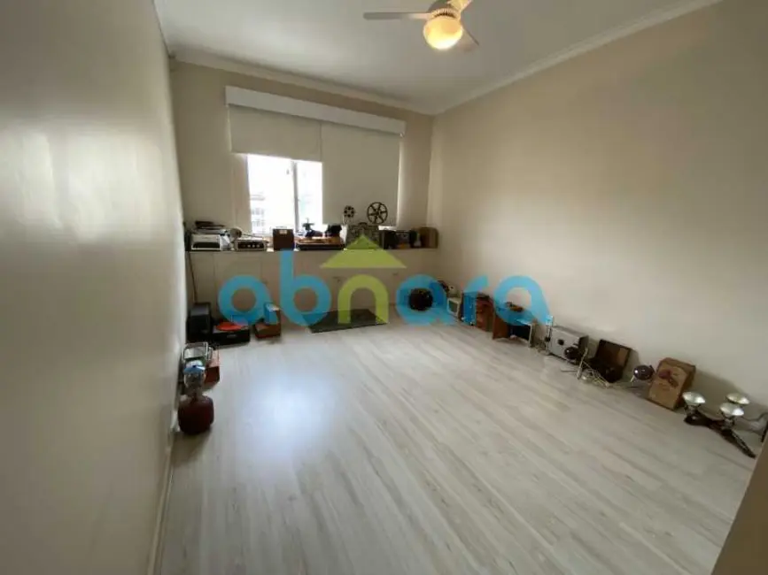 Apartamento com 4 quartos à venda, 278m2 em Rio De Janeiro - RJ - imagem 9 Foto 9 de Apartamento com 4 quartos à venda, 278m2 em Rio De Janeiro - RJ