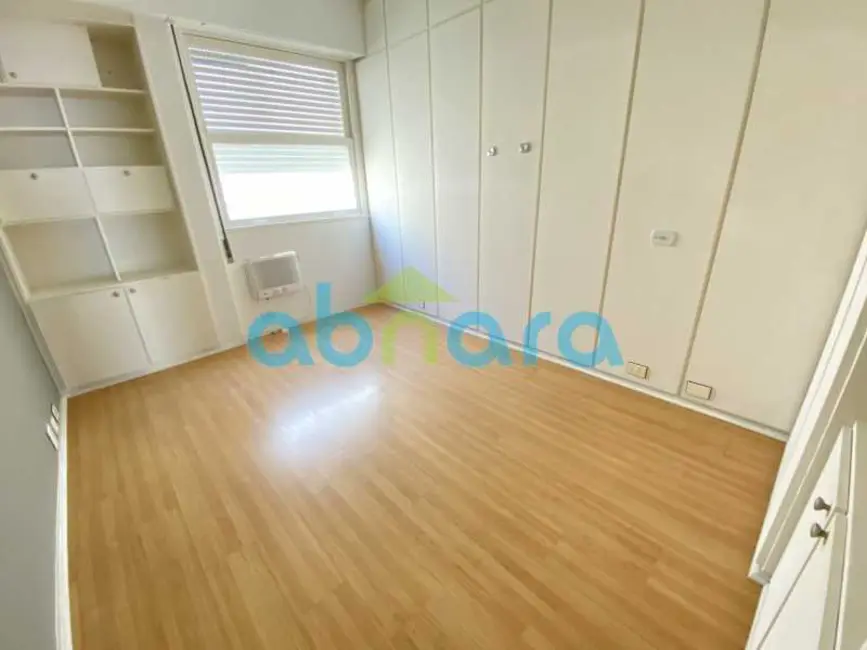 Apartamento com 4 quartos à venda, 350m2 em Rio De Janeiro - RJ - imagem 7 Foto 7 de Apartamento com 4 quartos à venda, 350m2 em Rio De Janeiro - RJ