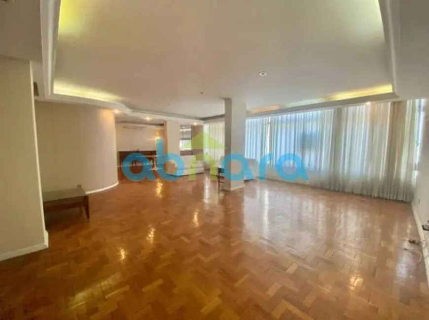 Apartamento com 4 quartos à venda, 201m2 em Rio De Janeiro - RJ - imagem 2 Foto 2 de Apartamento com 4 quartos à venda, 201m2 em Rio De Janeiro - RJ