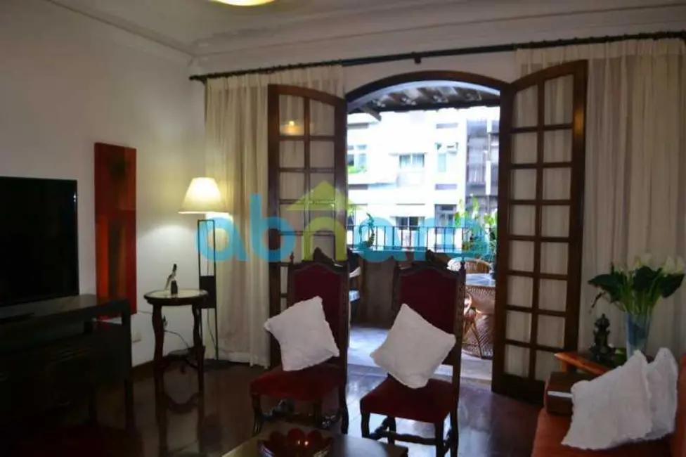 Foto 2 de Apartamento com 4 quartos à venda, 185m2 em Rio De Janeiro - RJ