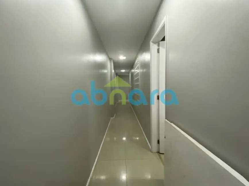 Apartamento com 4 quartos à venda, 210m2 em Rio De Janeiro - RJ - imagem 9 Foto 9 de Apartamento com 4 quartos à venda, 210m2 em Rio De Janeiro - RJ