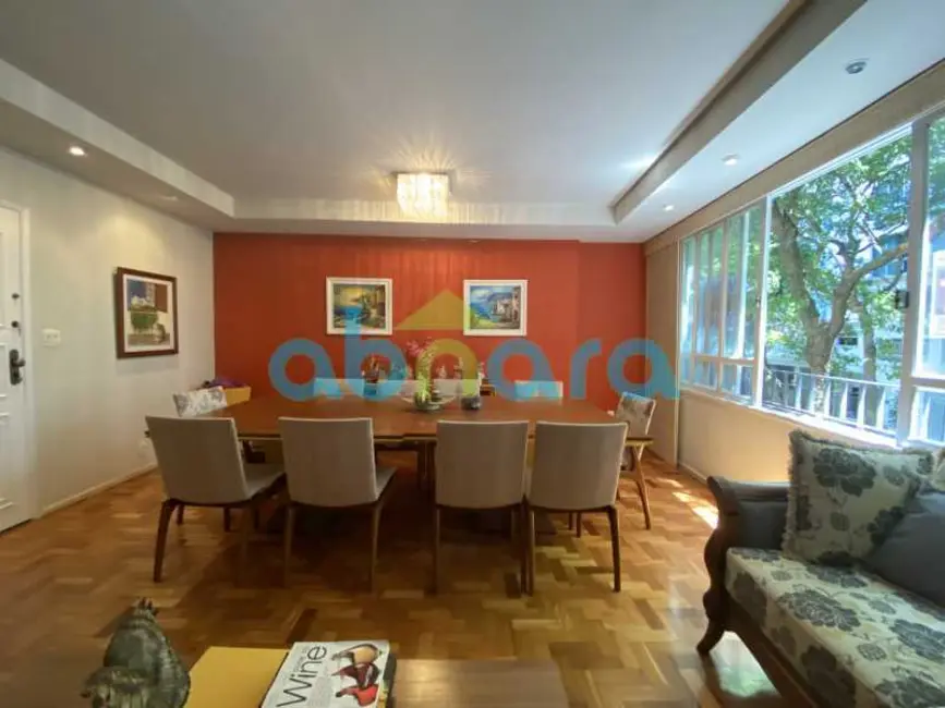 Apartamento com 4 quartos à venda, 210m2 em Rio De Janeiro - RJ - imagem 4 Foto 4 de Apartamento com 4 quartos à venda, 210m2 em Rio De Janeiro - RJ