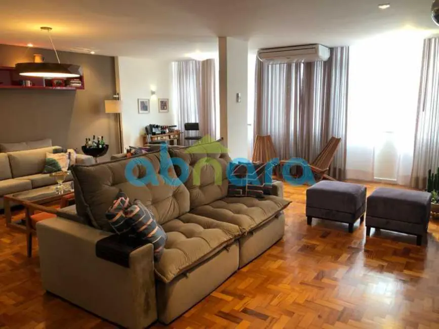 Apartamento com 4 quartos à venda, 200m2 em Rio De Janeiro - RJ - imagem 2 Foto 2 de Apartamento com 4 quartos à venda, 200m2 em Rio De Janeiro - RJ