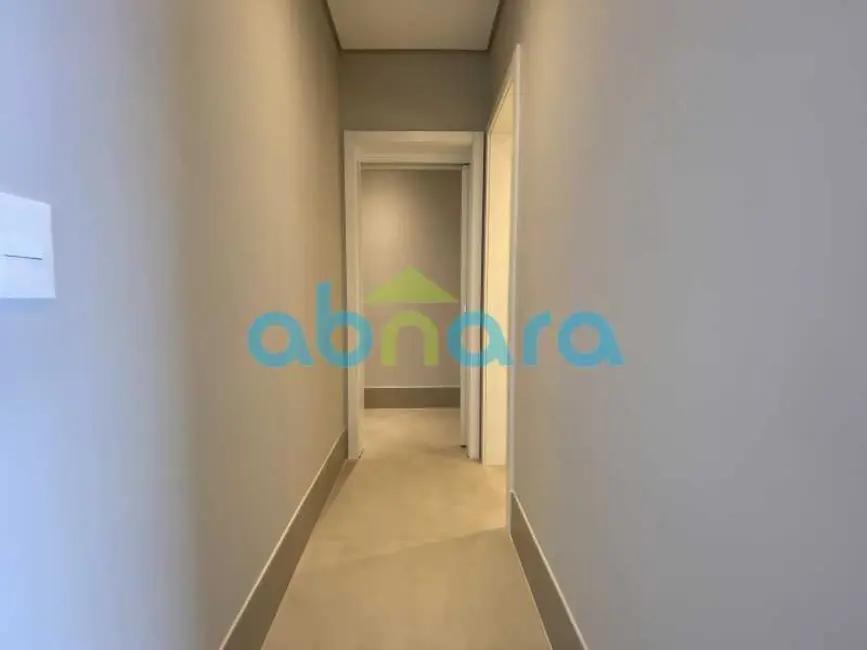 Apartamento com 4 quartos à venda, 220m2 em Rio De Janeiro - RJ - imagem 6 Foto 6 de Apartamento com 4 quartos à venda, 220m2 em Rio De Janeiro - RJ