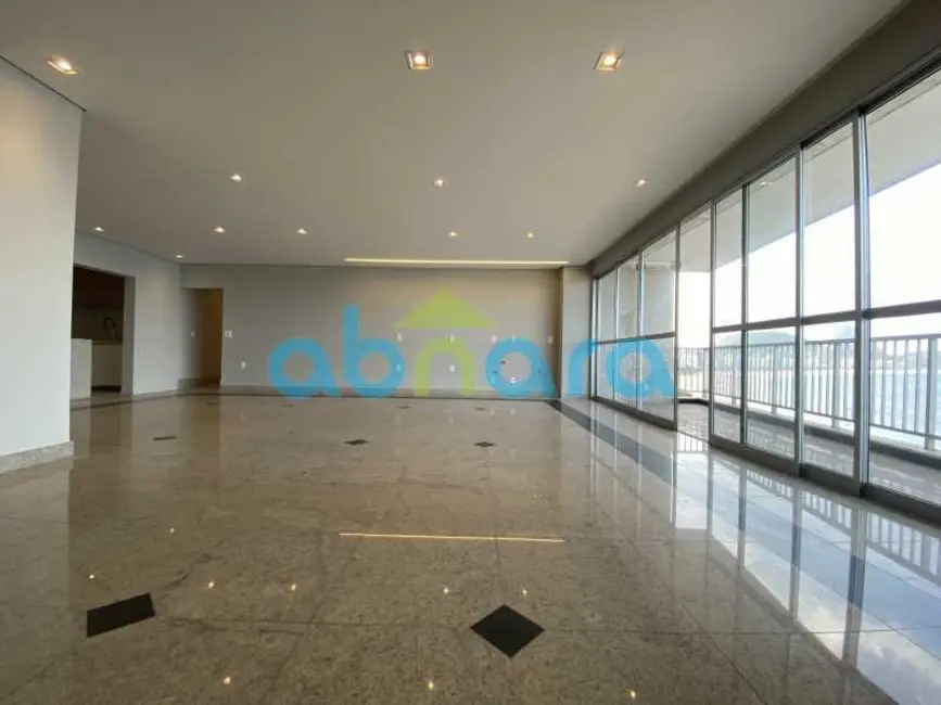 Apartamento com 4 quartos à venda, 220m2 em Rio De Janeiro - RJ - imagem 2 Foto 2 de Apartamento com 4 quartos à venda, 220m2 em Rio De Janeiro - RJ