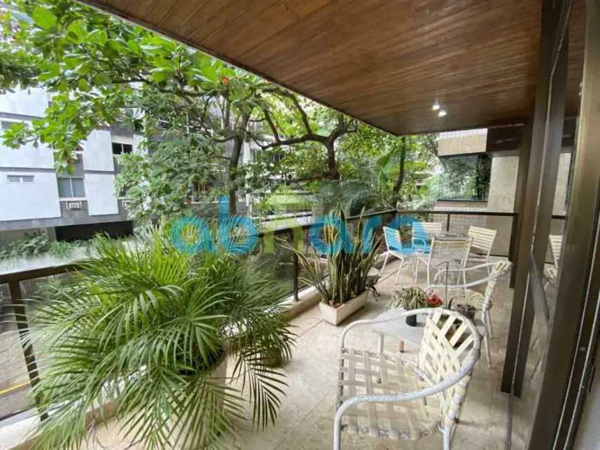 Apartamento com 4 quartos à venda, 210m2 em Rio De Janeiro - RJ - imagem 4 Foto 4 de Apartamento com 4 quartos à venda, 210m2 em Rio De Janeiro - RJ