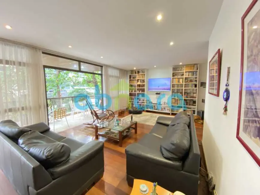 Apartamento com 4 quartos à venda, 210m2 em Rio De Janeiro - RJ - imagem 1 Foto 1 de Apartamento com 4 quartos à venda, 210m2 em Rio De Janeiro - RJ