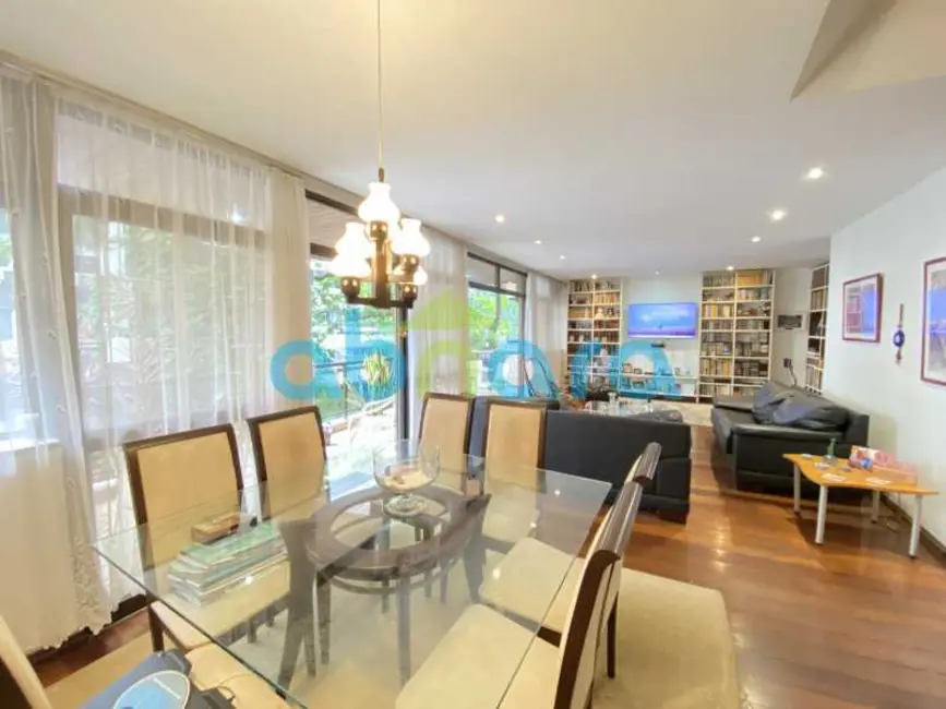 Apartamento com 4 quartos à venda, 210m2 em Rio De Janeiro - RJ - imagem 2 Foto 2 de Apartamento com 4 quartos à venda, 210m2 em Rio De Janeiro - RJ