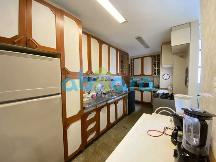 Apartamento com 4 quartos à venda, 210m2 em Rio De Janeiro - RJ - imagem 8 Foto 8 de Apartamento com 4 quartos à venda, 210m2 em Rio De Janeiro - RJ