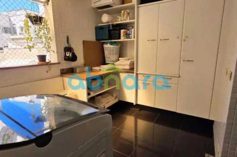 Apartamento com 4 quartos à venda, 180m2 em Rio De Janeiro - RJ - imagem 9 Foto 9 de Apartamento com 4 quartos à venda, 180m2 em Rio De Janeiro - RJ