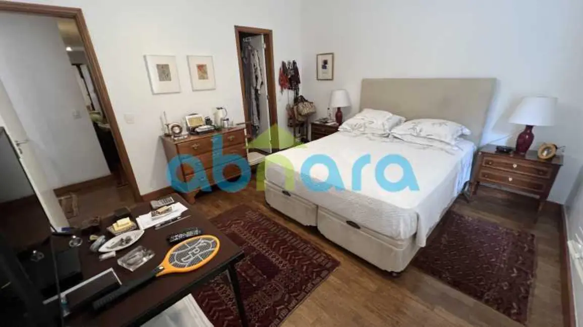 Apartamento com 5 quartos à venda, 260m2 em Rio De Janeiro - RJ - imagem 9 Foto 9 de Apartamento com 5 quartos à venda, 260m2 em Rio De Janeiro - RJ