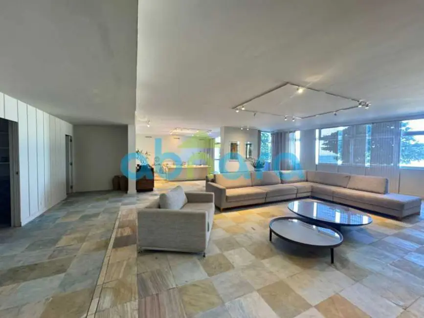 Foto 3 de Apartamento com 5 quartos à venda, 720m2 em Rio De Janeiro - RJ