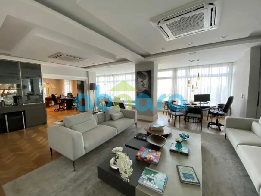 Foto 2 de Apartamento com 7 quartos à venda, 560m2 em Rio De Janeiro - RJ