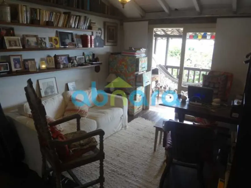 Casa com 4 quartos à venda, 384m2 em Rio De Janeiro - RJ - imagem 4 Foto 4 de Casa com 4 quartos à venda, 384m2 em Rio De Janeiro - RJ