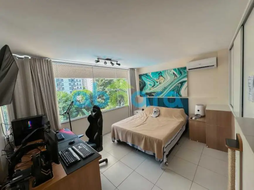 Casa com 4 quartos à venda, 440m2 em Rio De Janeiro - RJ - imagem 4 Foto 4 de Casa com 4 quartos à venda, 440m2 em Rio De Janeiro - RJ