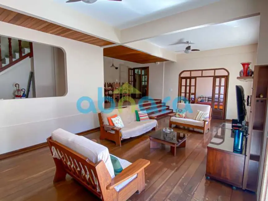 Casa com 4 quartos à venda, 440m2 em Rio De Janeiro - RJ - imagem 8 Foto 8 de Casa com 4 quartos à venda, 440m2 em Rio De Janeiro - RJ