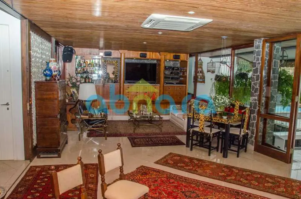Foto 3 de Casa com 5 quartos à venda, 550m2 em Rio De Janeiro - RJ