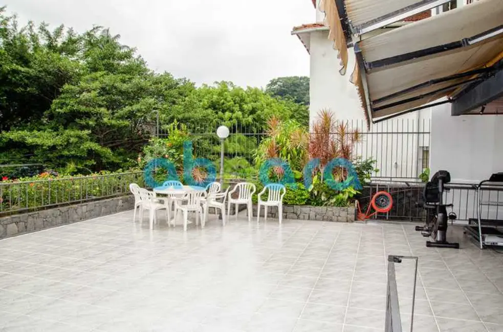 Foto 1 de Casa com 5 quartos à venda, 550m2 em Rio De Janeiro - RJ