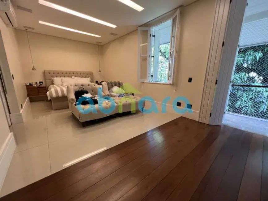Foto 8 de Casa com 5 quartos à venda, 800m2 em Rio De Janeiro - RJ
