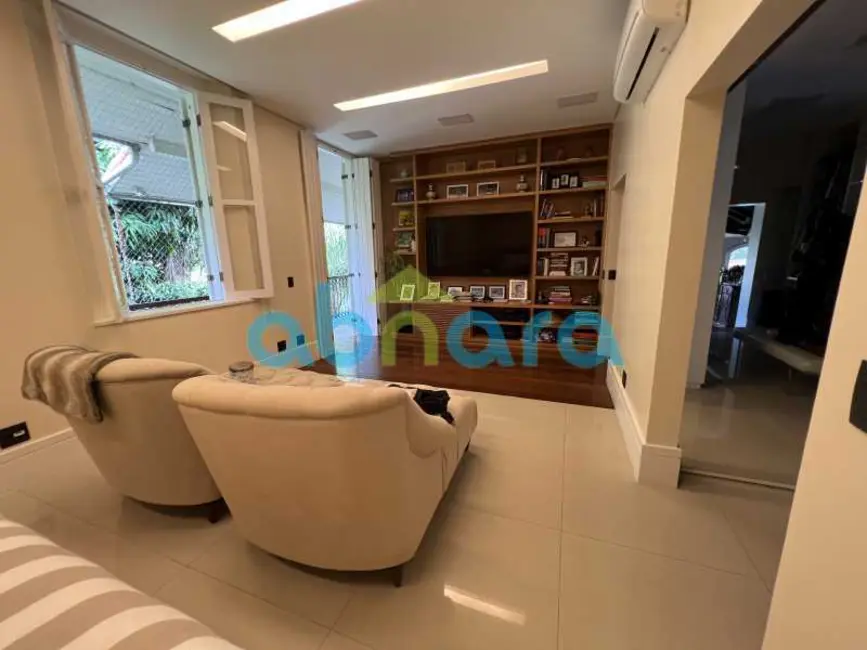 Foto 9 de Casa com 5 quartos à venda, 800m2 em Rio De Janeiro - RJ