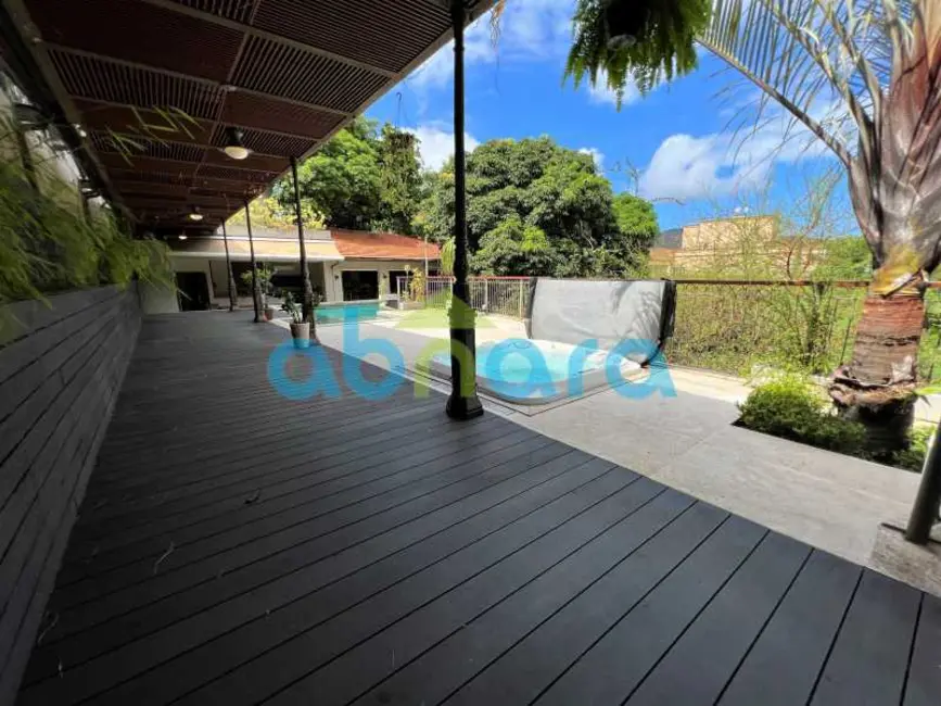 Foto 2 de Casa com 5 quartos à venda, 800m2 em Rio De Janeiro - RJ