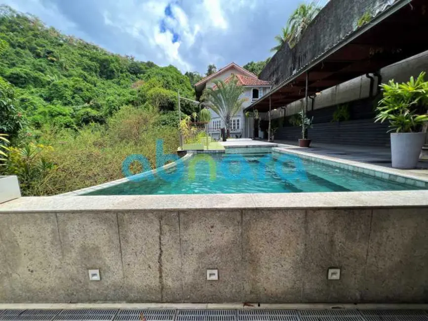 Foto 1 de Casa com 5 quartos à venda, 800m2 em Rio De Janeiro - RJ