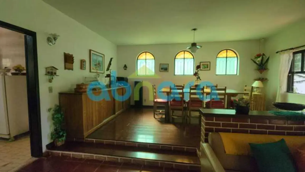 Casa com 5 quartos à venda, 5000m2 em Petropolis - RJ - imagem 4 Foto 4 de Casa com 5 quartos à venda, 5000m2 em Petropolis - RJ