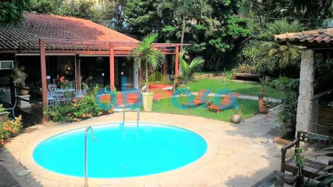 Foto 3 de Casa com 6 quartos à venda, 480m2 em Rio De Janeiro - RJ