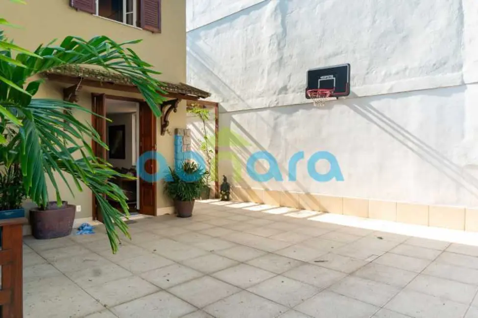 Foto 3 de Casa com 6 quartos à venda, 258m2 em Rio De Janeiro - RJ