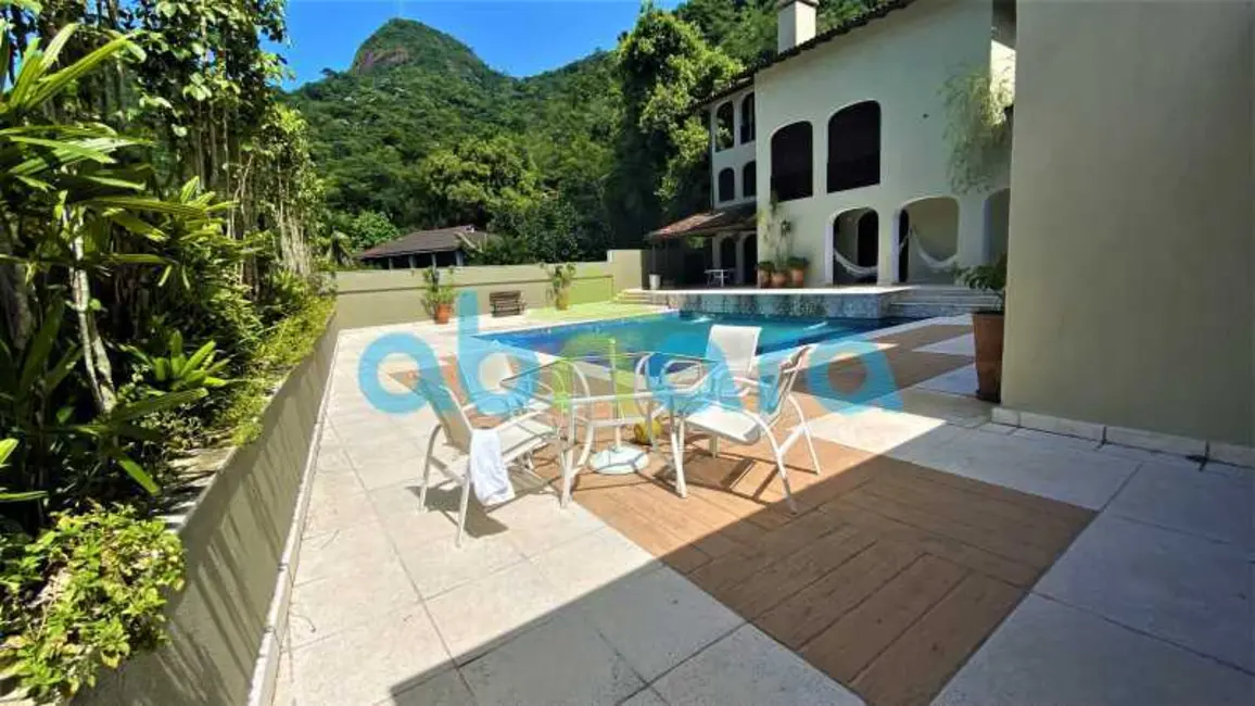 Casa de Condomínio com 11 quartos à venda, 1835m2 em Rio De Janeiro - RJ - imagem 2 Foto 2 de Casa de Condomínio com 11 quartos à venda, 1835m2 em Rio De Janeiro - RJ