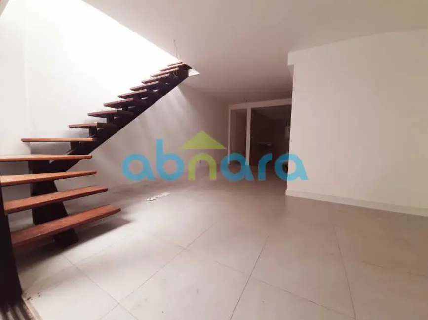 Cobertura com 2 quartos à venda, 181m2 em Rio De Janeiro - RJ - imagem 2 Foto 2 de Cobertura com 2 quartos à venda, 181m2 em Rio De Janeiro - RJ