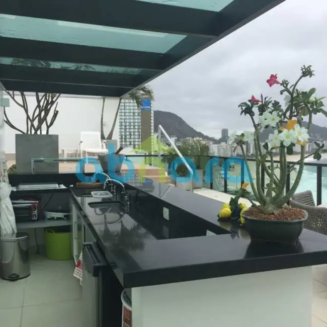 Foto 1 de Cobertura com 4 quartos à venda, 500m2 em Rio De Janeiro - RJ