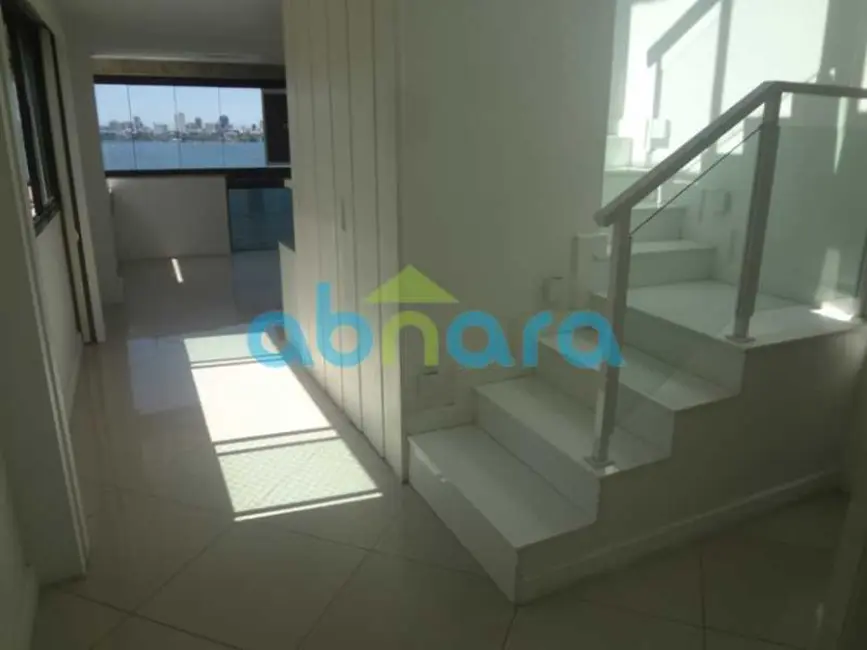 Cobertura com 4 quartos à venda, 289m2 em Rio De Janeiro - RJ - imagem 4 Foto 4 de Cobertura com 4 quartos à venda, 289m2 em Rio De Janeiro - RJ