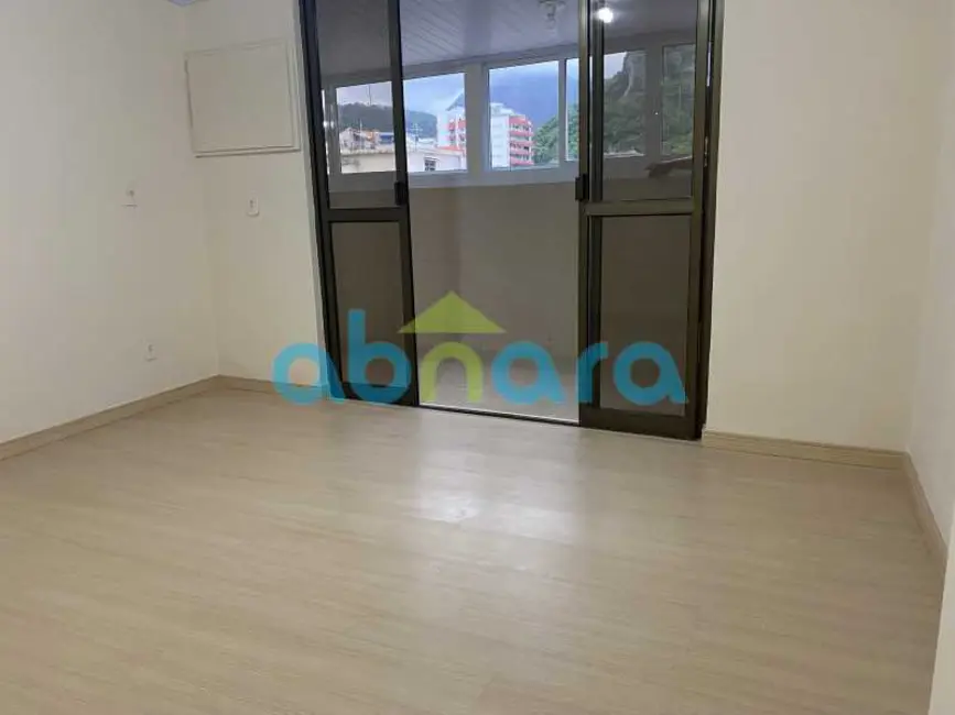 Sala Comercial à venda, 151m2 em Rio De Janeiro - RJ - imagem 4 Foto 4 de Sala Comercial à venda, 151m2 em Rio De Janeiro - RJ