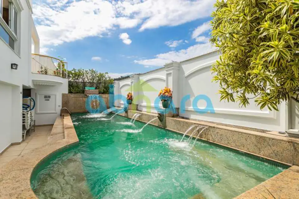 Cobertura com 4 quartos à venda, 900m2 em Rio De Janeiro - RJ - imagem 2 Foto 2 de Cobertura com 4 quartos à venda, 900m2 em Rio De Janeiro - RJ