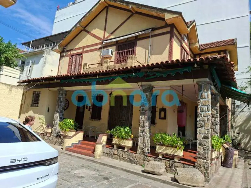 Casa com 4 quartos à venda, 280m2 em Rio De Janeiro - RJ - imagem 2 Foto 2 de Casa com 4 quartos à venda, 280m2 em Rio De Janeiro - RJ