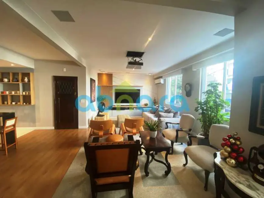 Foto 2 de Apartamento com 5 quartos à venda, 216m2 em Rio De Janeiro - RJ