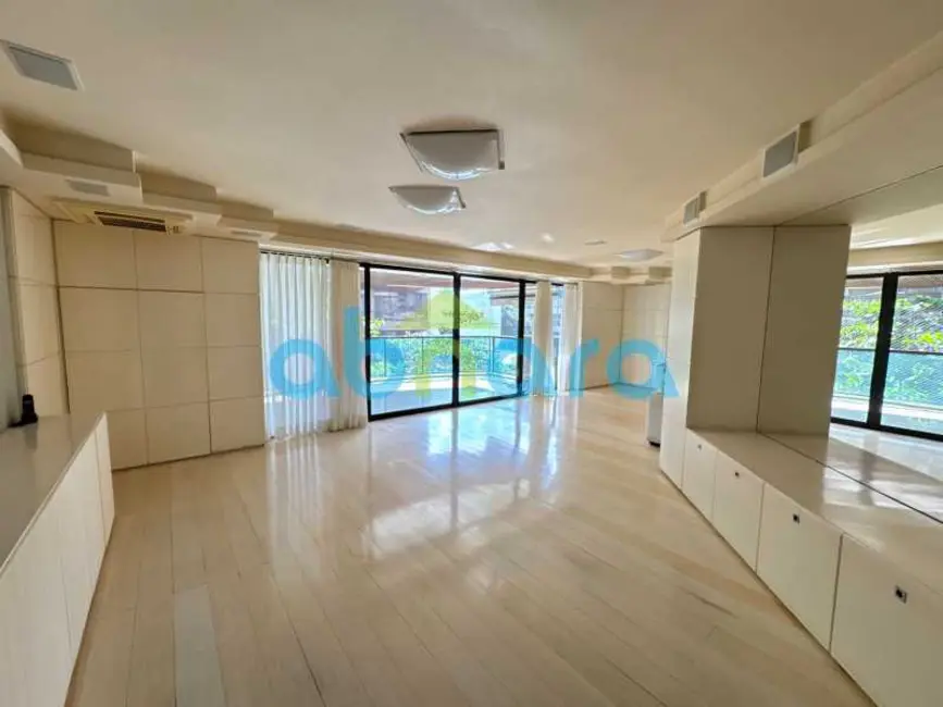 Foto 3 de Apartamento com 3 quartos à venda, 210m2 em Rio De Janeiro - RJ