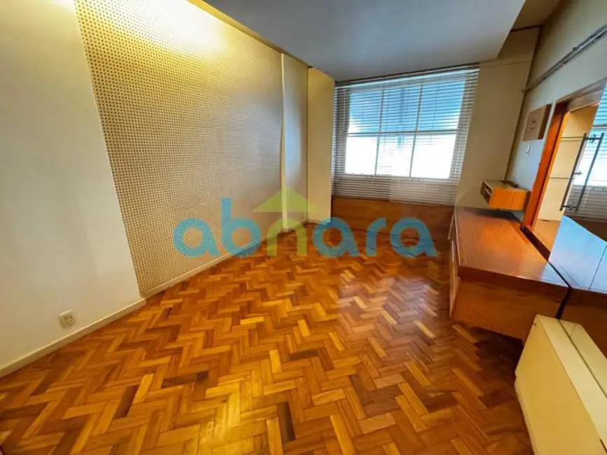 Apartamento com 4 quartos à venda, 190m2 em Rio De Janeiro - RJ - imagem 4 Foto 4 de Apartamento com 4 quartos à venda, 190m2 em Rio De Janeiro - RJ