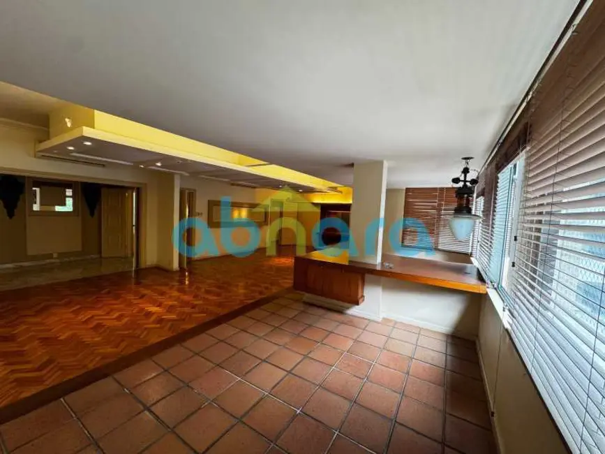 Apartamento com 4 quartos à venda, 190m2 em Rio De Janeiro - RJ - imagem 3 Foto 3 de Apartamento com 4 quartos à venda, 190m2 em Rio De Janeiro - RJ
