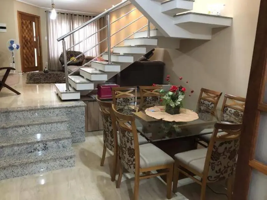 Foto 2 de Sobrado com 3 quartos à venda, 180m2 em Vila Ivone, São Paulo - SP