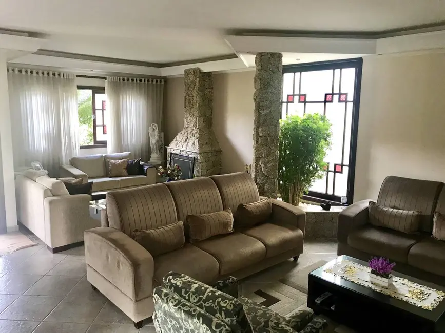 Foto 3 de Casa de Condomínio com 3 quartos à venda, 320m2 em Parque Residencial Itapeti, Mogi Das Cruzes - SP