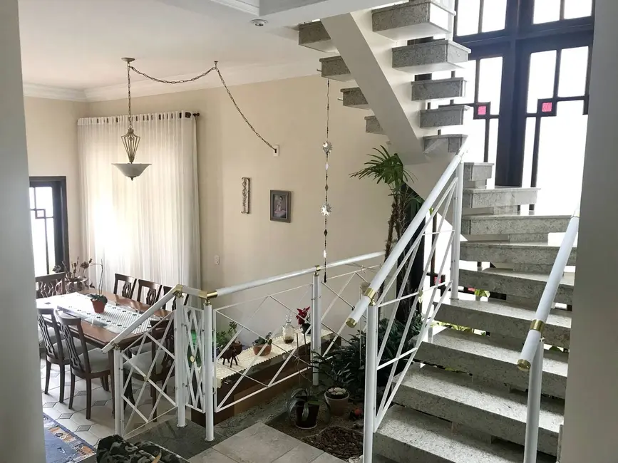 Foto 4 de Casa de Condomínio com 3 quartos à venda, 320m2 em Parque Residencial Itapeti, Mogi Das Cruzes - SP