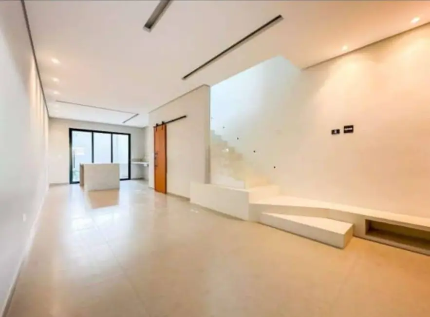 Sobrado com 4 quartos à venda, 150m2 em Vila Carrão, São Paulo - SP - imagem 2 Foto 2 de Sobrado com 4 quartos à venda, 150m2 em Vila Carrão, São Paulo - SP