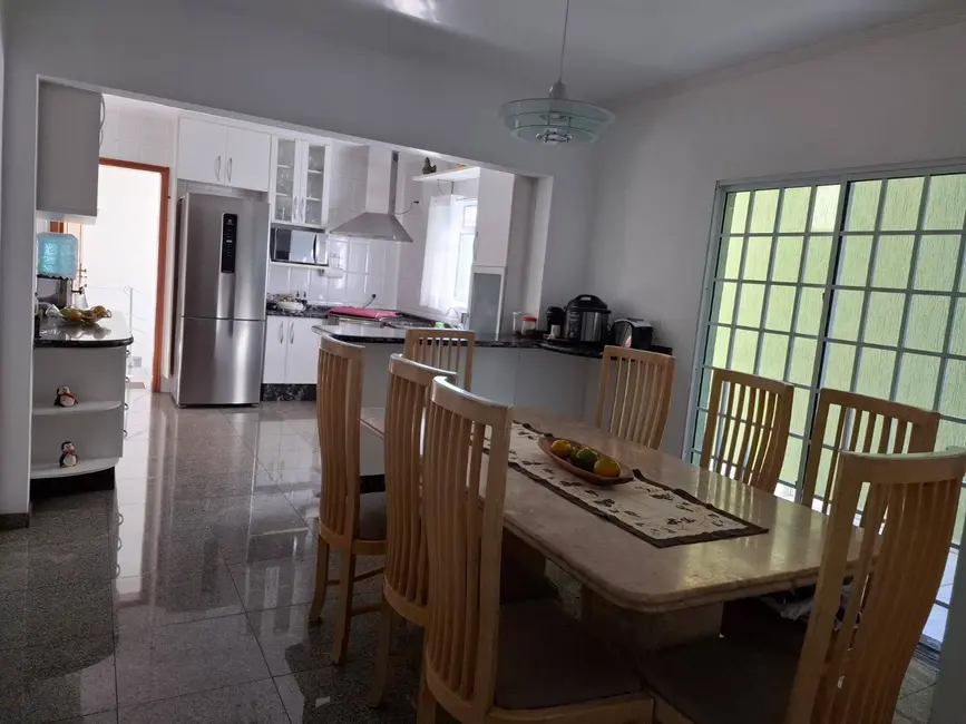 Foto 9 de Casa com 3 quartos à venda, 216m2 em Jardim Textil, São Paulo - SP