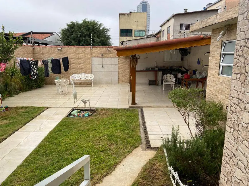 Foto 2 de Casa com 5 quartos à venda e para alugar, 250m2 em Jardim Independência, São Paulo - SP