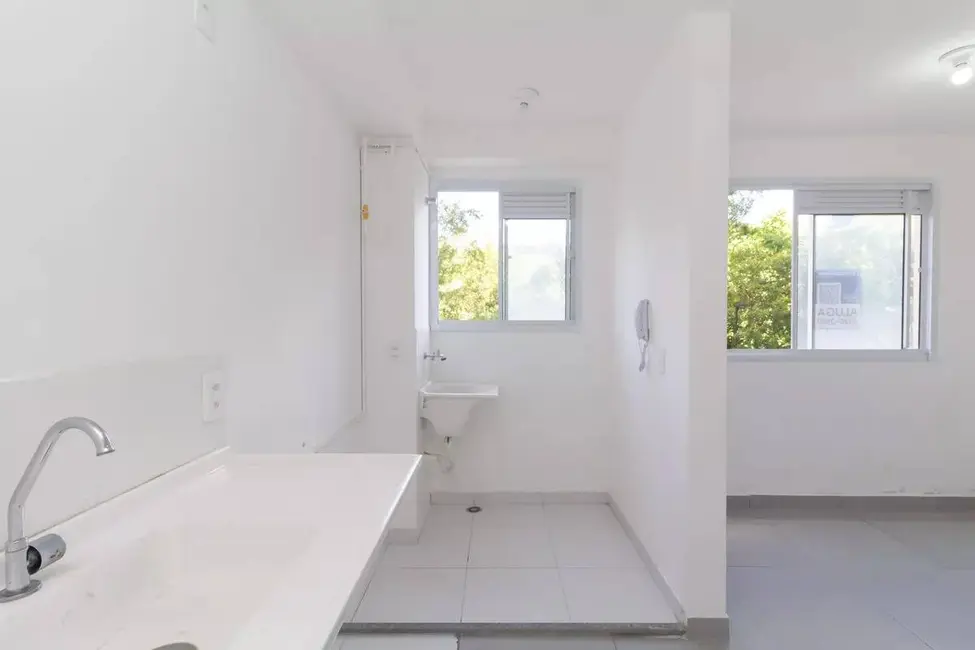 Foto 6 de Apartamento com 2 quartos para alugar, 40m2 em Jardim Helian, São Paulo - SP